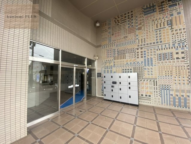コスモ鶴見緑地弐番館のエントランス