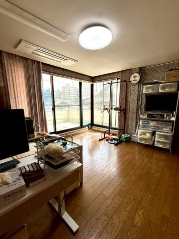 泉大津市戎町　戸建の洋室