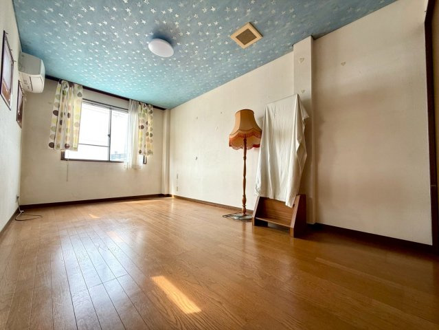 泉大津市戎町　戸建の洋室