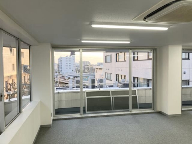 かまやビルの内装