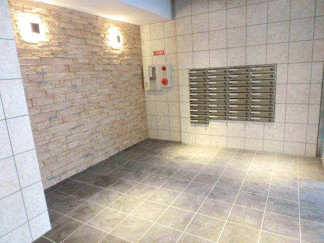 ドムール難波のエントランス