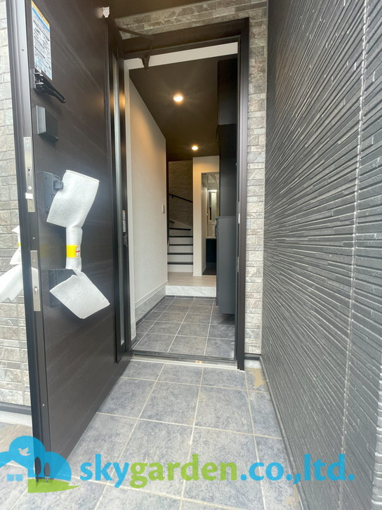 藤沢市鵠沼橘　新築戸建　全2棟A号棟の玄関