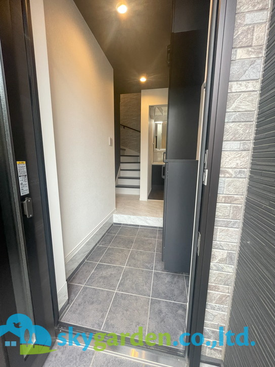 藤沢市鵠沼橘　新築戸建　全2棟A号棟の玄関