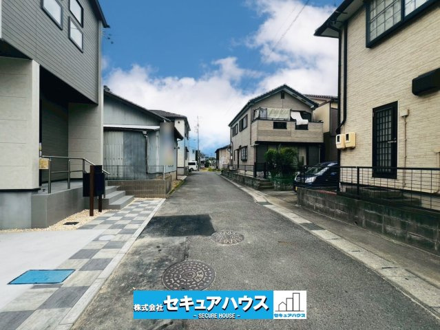 【今からご案内可能】東海市富木島町伏見3丁目 全1棟の前面道路含む現地写真|事前予約にて現地ご見学いただけます！お気軽にお問い合わせください♪
■株式会社　セキュアハウス■
住宅ローンに強く、知識、経験豊富なスタッフ在籍
お客様に寄り添い、ご成約後もサポート致します