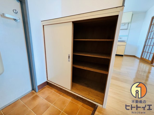 グリーンハイツサカエの収納|玄関収納です