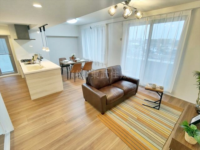 【居間・リビング】の画像