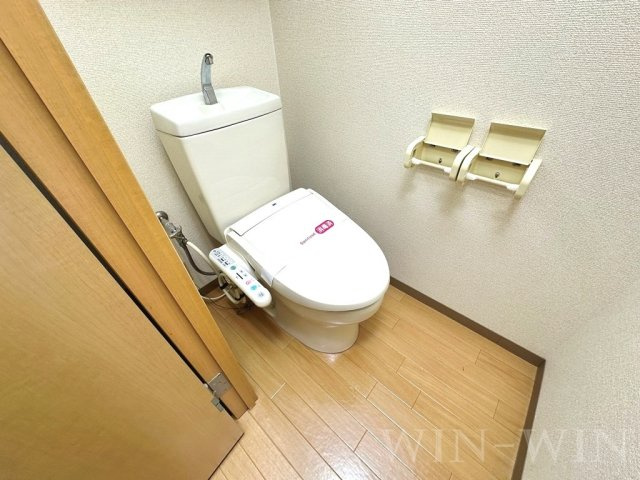 トラステージのトイレ|イメージ（同建物内別部屋の写真です）