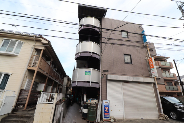 ニューハイツサトウのエントランス