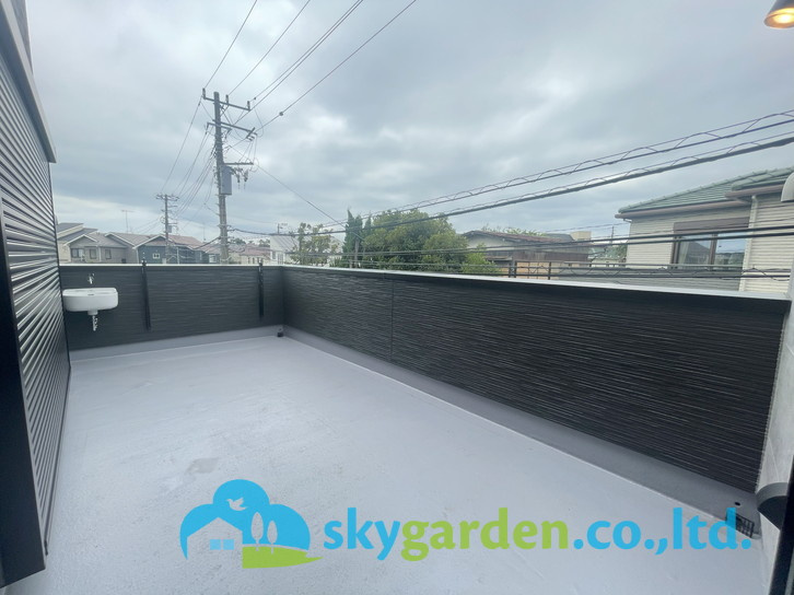 藤沢市鵠沼橘　新築戸建　全2棟B号棟のバルコニー