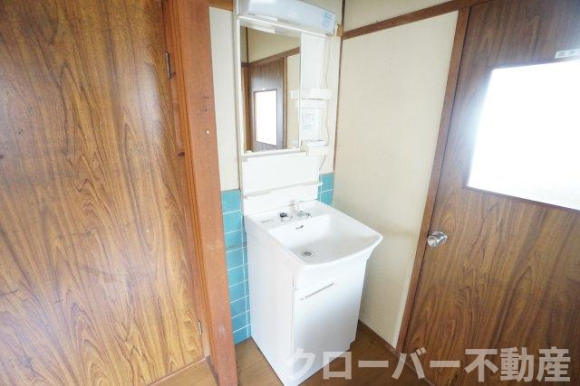 津森町平家の洗面所