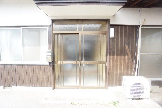 津森町平家のエントランス