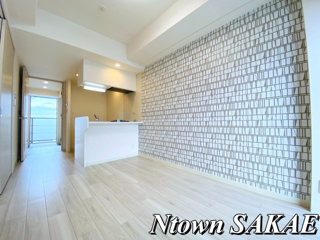 【居間・リビング】 | プレサンスSAKAEフロント | ゆったり過ごせる居間です