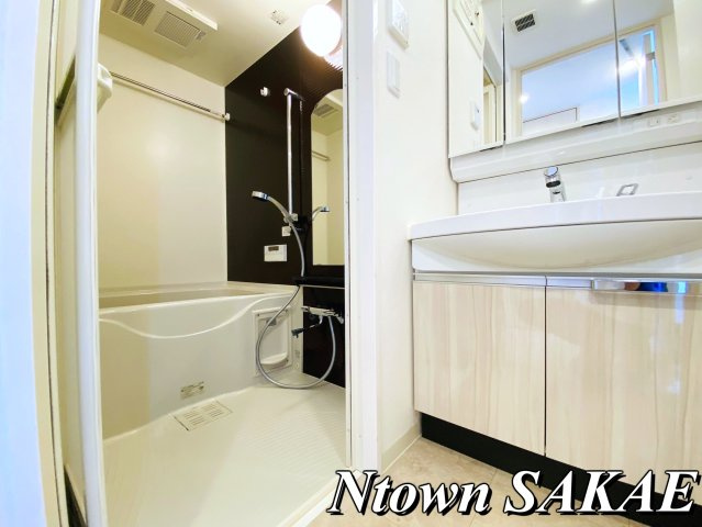 【洗面所】 | プレサンスSAKAEフロント | お風呂で日々の疲れを落としましょう