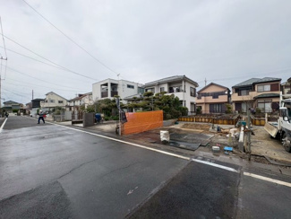 【前面道路含む現地写真】