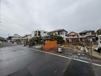 【前面道路含む現地写真】