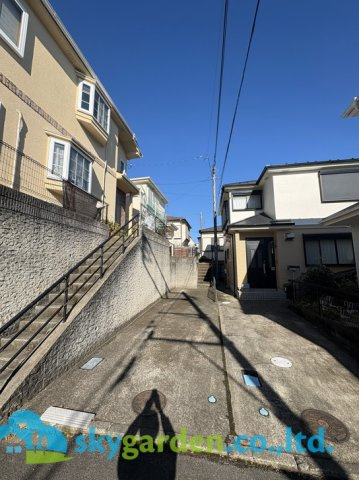白旗3丁目　中古戸建の前面道路含む現地写真