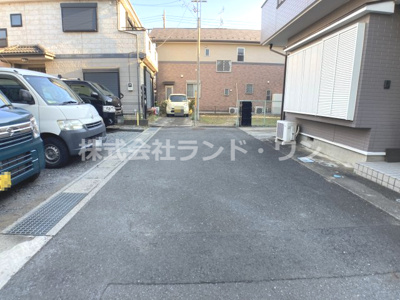 【前面道路含む現地写真】 | 入間市東町4丁目 | 北西側：約4ｍ私道
