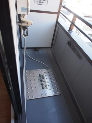 【バルコニー】 | ラムサール8Ｔ” | 暖かな日差しのふりそそぐバルコニー