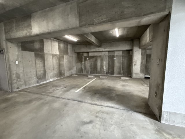 サンフェニックス２１の駐車場