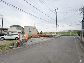 【前面道路含む現地写真】