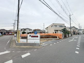 【前面道路含む現地写真】