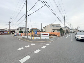 【前面道路含む現地写真】