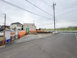 【前面道路含む現地写真】