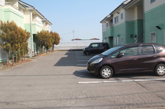 【駐車場】
