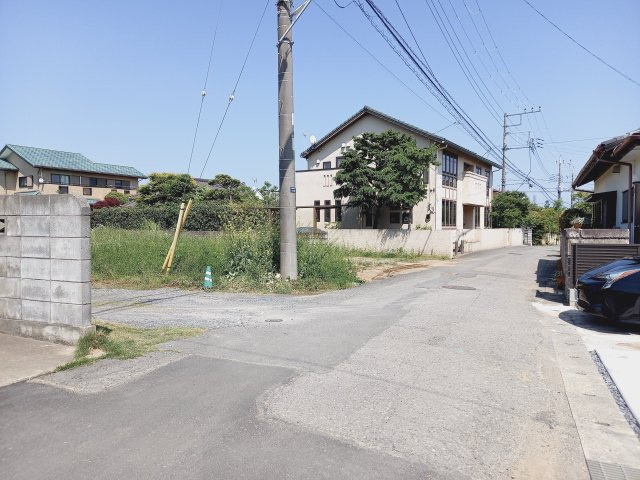 日立市東大沼町　10期の周辺|前面道路です。