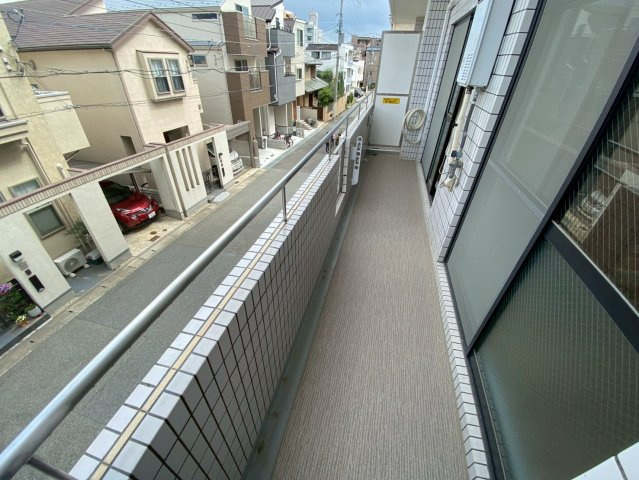 パレ・ルミエール岡本のバルコニー
