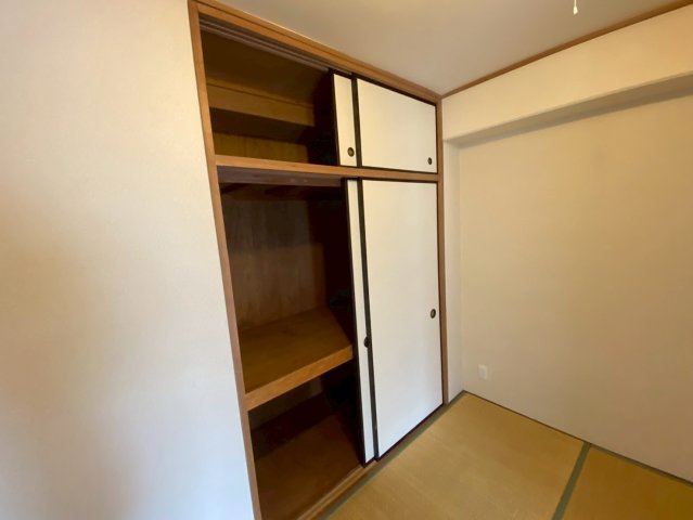 パレ・ルミエール岡本の収納