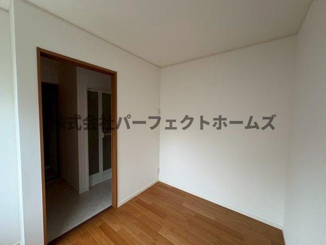 FUKUIBUNKA&Trunkの居間・リビング|こちらのリビングで趣味の時間をお楽しみください