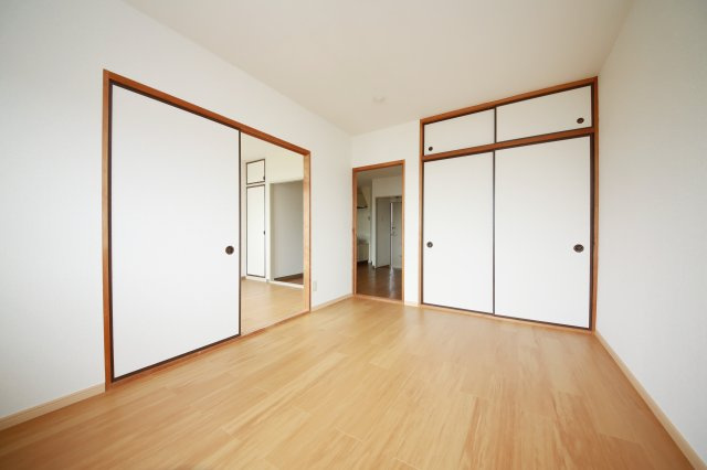 ジュネスアノンβの洋室