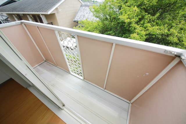 ジュネスアノンβのバルコニー