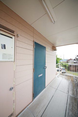 ジュネスアノンβの玄関