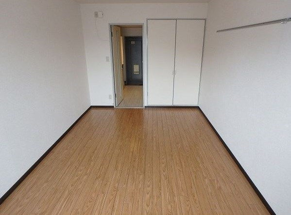 ラフィーネ新宿の居間・リビング