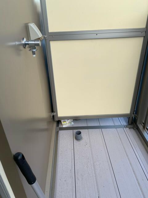 同間取りの別室の室内写真です