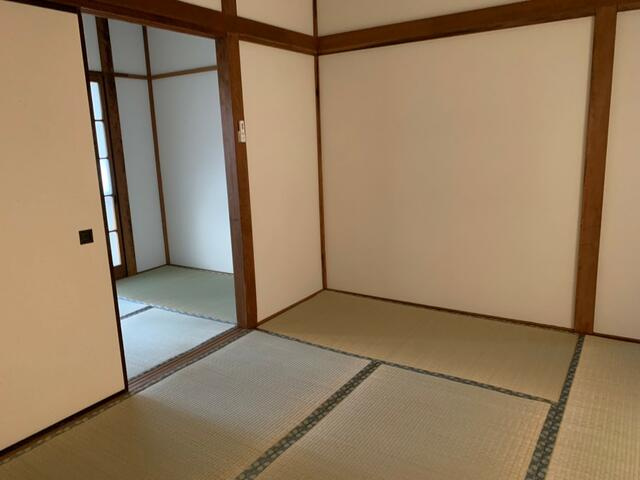 同間取りの別室の室内写真です
