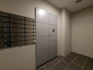 【その他共用部分】 | エスリード弁天町ポートヴィラ | 宅配ボックスです