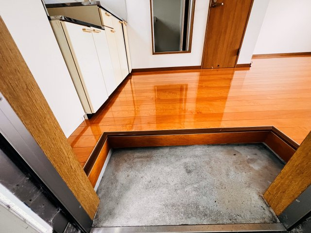 レジデンス尾島の玄関