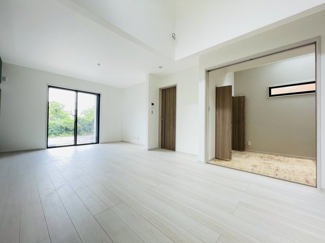 【居間・リビング】 | 熊谷市久下　いろどりアイタウン　新築戸建　全2棟　2号棟