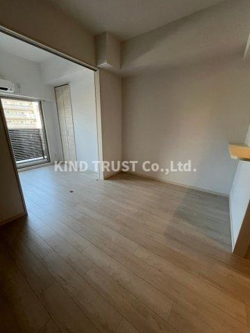 Alivis北梅田の居間・リビング|居間です