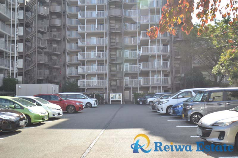 ソフィア茅ヶ崎　E棟の駐車場