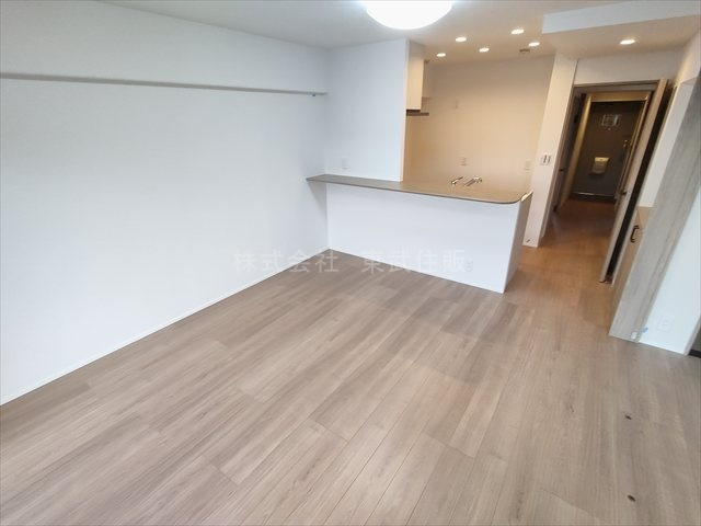 【居間・リビング】 | ハイラークみずほ台 | ゆったり過ごせる13.0帖のリビングです