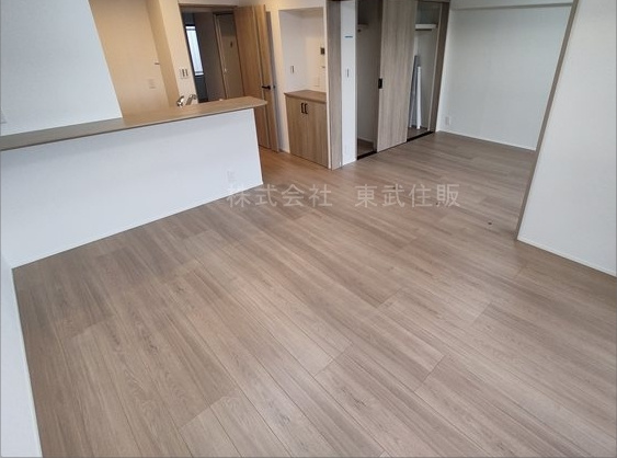 【居間・リビング】 | ハイラークみずほ台 | 開放感があり日当たり良好です