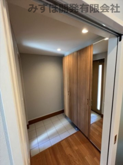 東根市神町西一丁目　神町プライムタウン【D棟】の居間・リビング