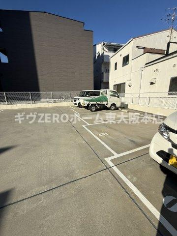 オリエンテムの駐車場