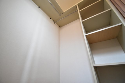 【収納】 | 東大和市南街3丁目　中古戸建 | 主寝室にはゆとりの広さを備えた大型収納