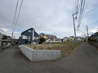 【前面道路含む現地写真】