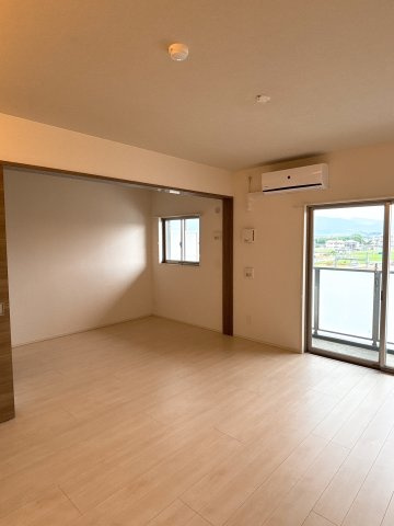 レジデンス喜志の洋室